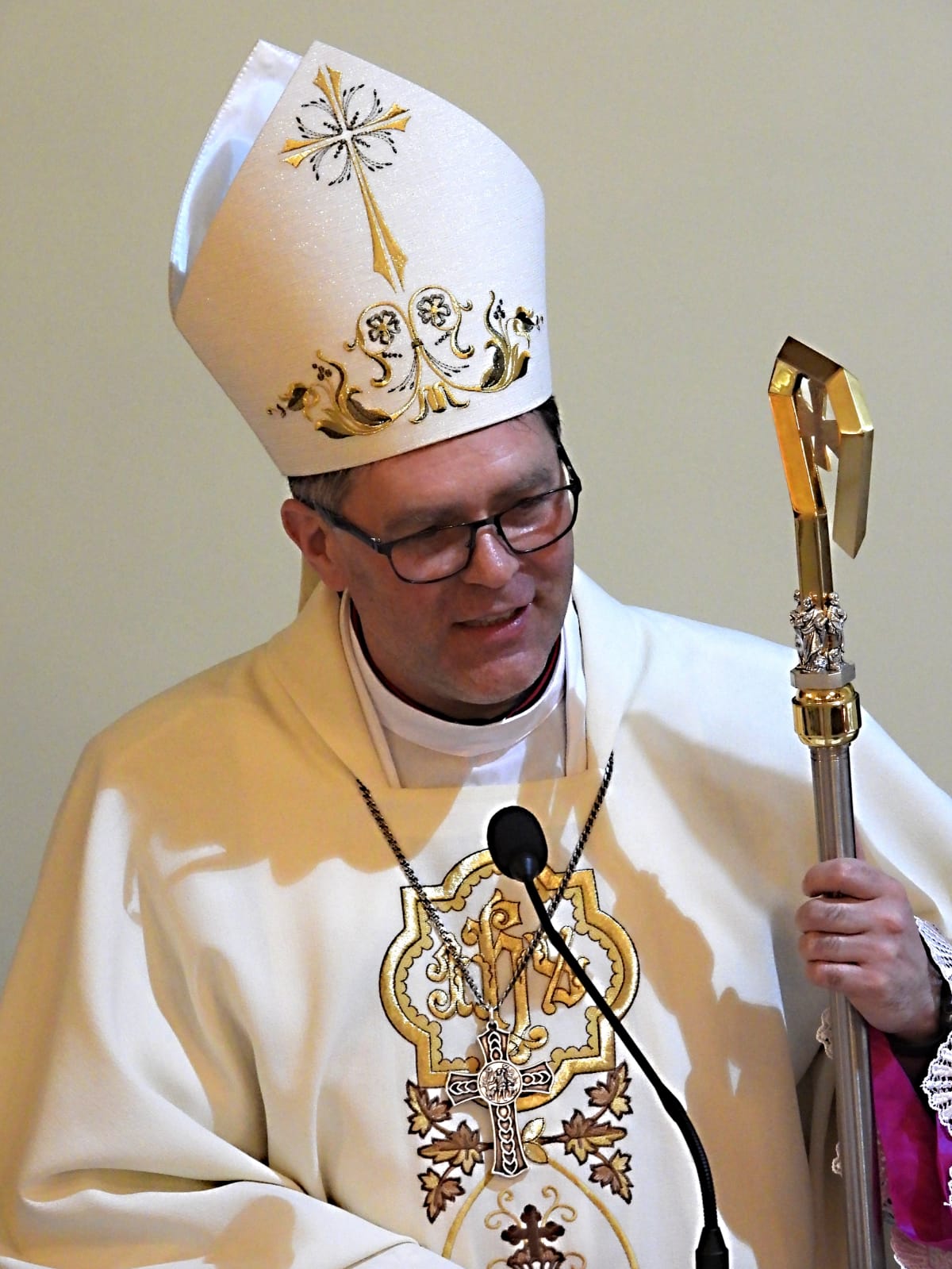 Recorrido Pastoral CARF -Monseñor Yevgeniy Zinkovskiy, obispo de Kazajistán - diócesis de Karaganda