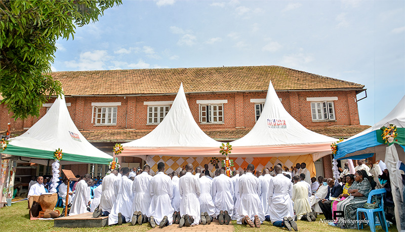 sacerdote uganda