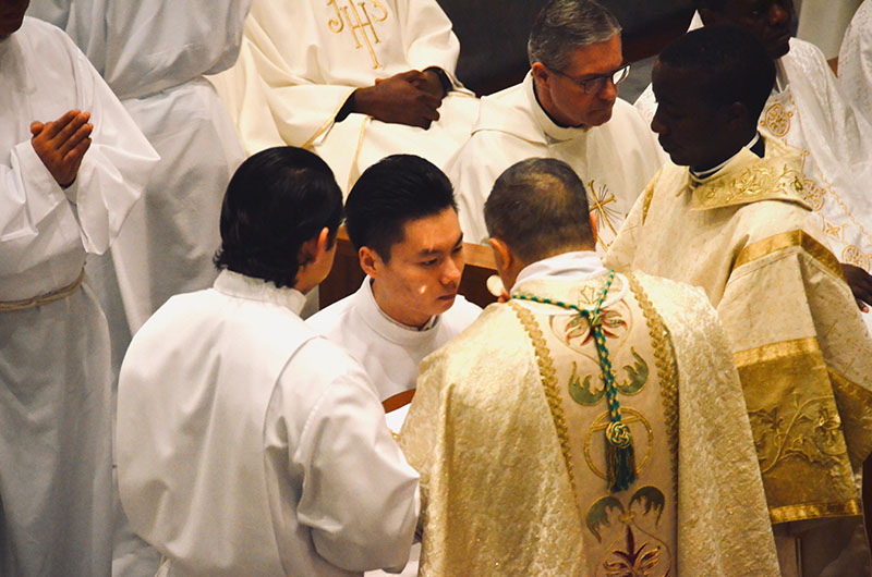 Xialong Wang Felipe Chiński seminarzysta FundacionCARF Communion