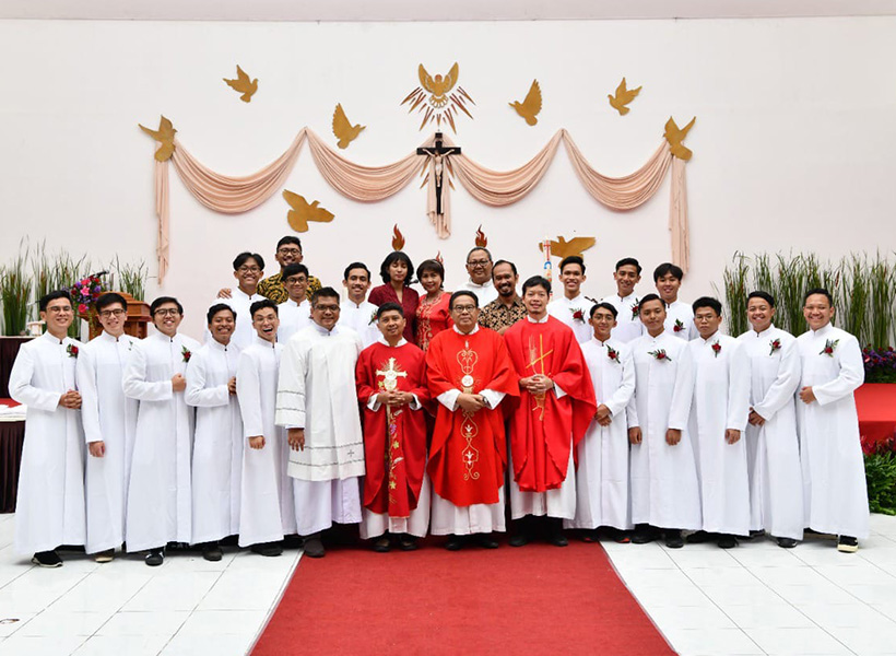 seminaristas indonésia família dimas