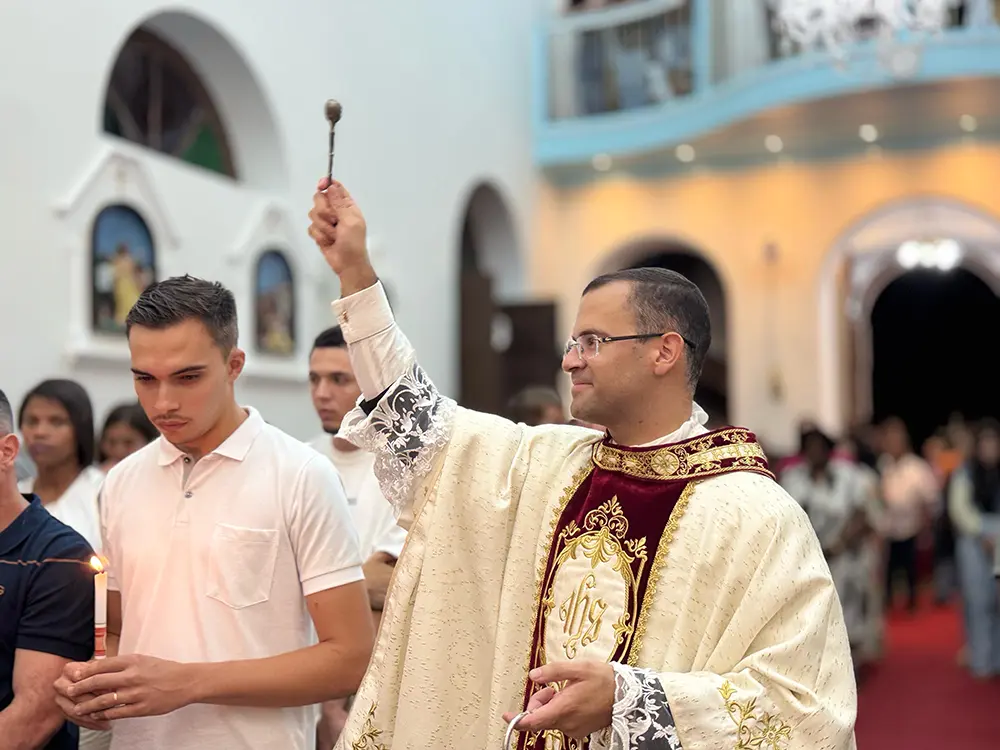 Marcus Vinicius Muros ordenado sacerdote oración y formación