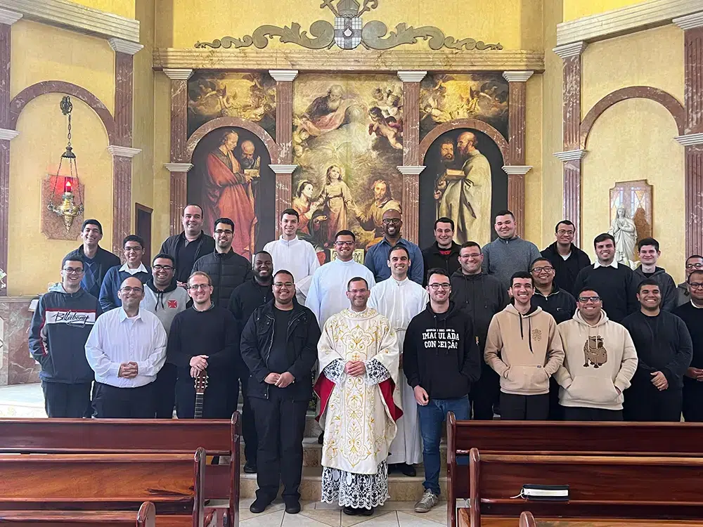 Marcus Vinicius Muros ordenado sacerdote oración y formación