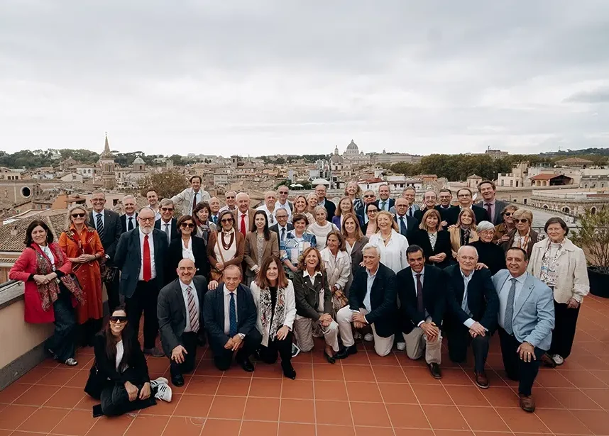 Peregrinación a Roma 2025 con la Fundación CARF, encuentro en la Universidad Pontificia de la Santa Cruz