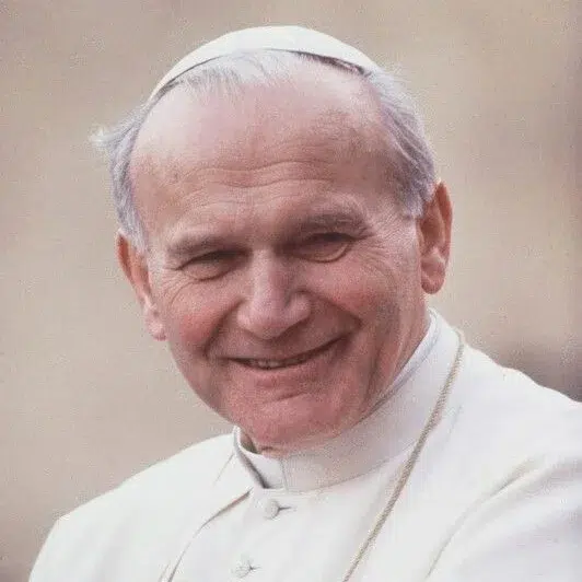 «Los presbíteros, los sacerdotes, son en la Iglesia y para la Iglesia una representación sacramental de Jesucristo, Cabeza y Pastor»