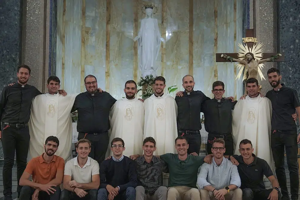 Sacerdotes al servicio de Dios y la Iglesia.