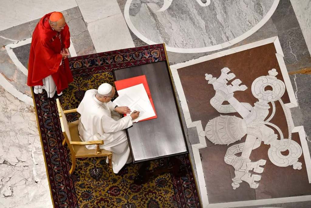 diseñar nuevos mapas de esperanza papa león XIV carta apostólica