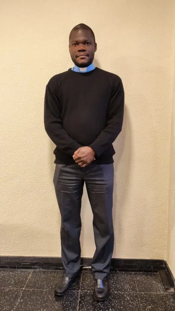 Hugues Paul, sacerdote al servicio de los católicos en Haití.