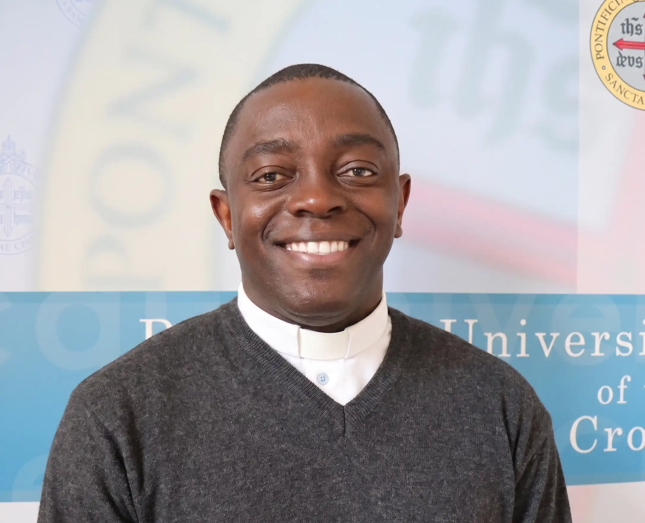 Wenceslas Lengoma sacerdote de Gabón iglesia católica comunicación