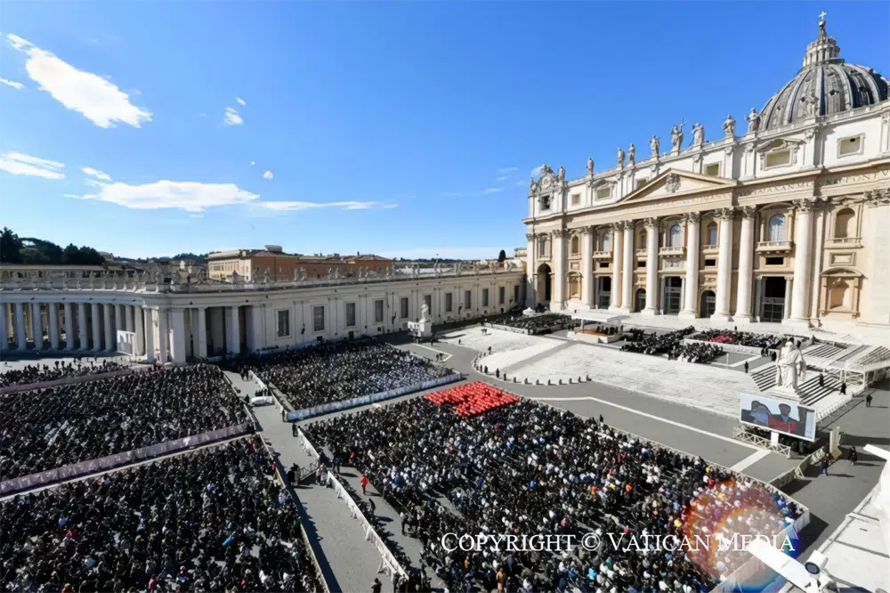 pueblo de dios iglesia constitución lumen gentium papa León XIV