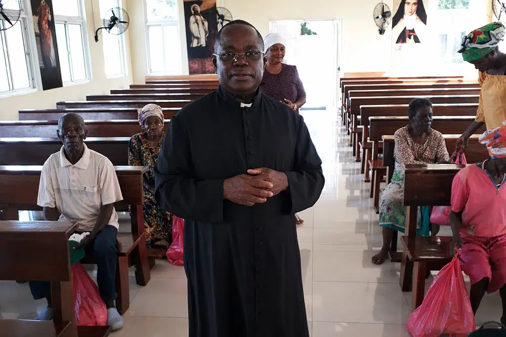Sacerdote de Guinea Ecuatorial