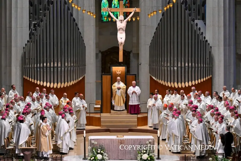 El papa León XIV, durante la eucaristía solemne en la basílica de la Sagrada Familia
