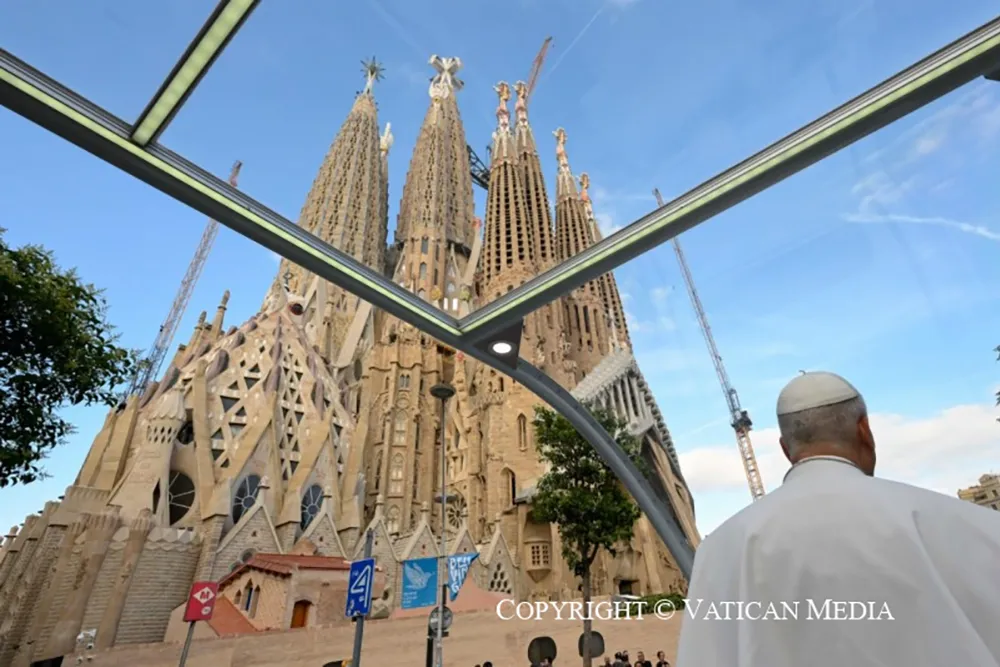 Papa León XIV frente a La Sagrada Familia en Barcelona | Vatican Media